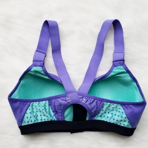 Victoria's Secret Sport Bra - Picture 2 of 5